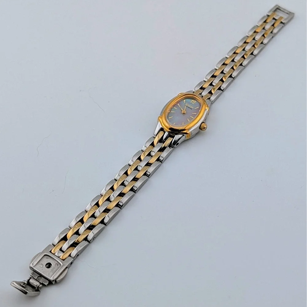 Citizen Eco-Drive B020-H23923Y Two Tone MOP Dial Watch New Capacitor 18mm 6